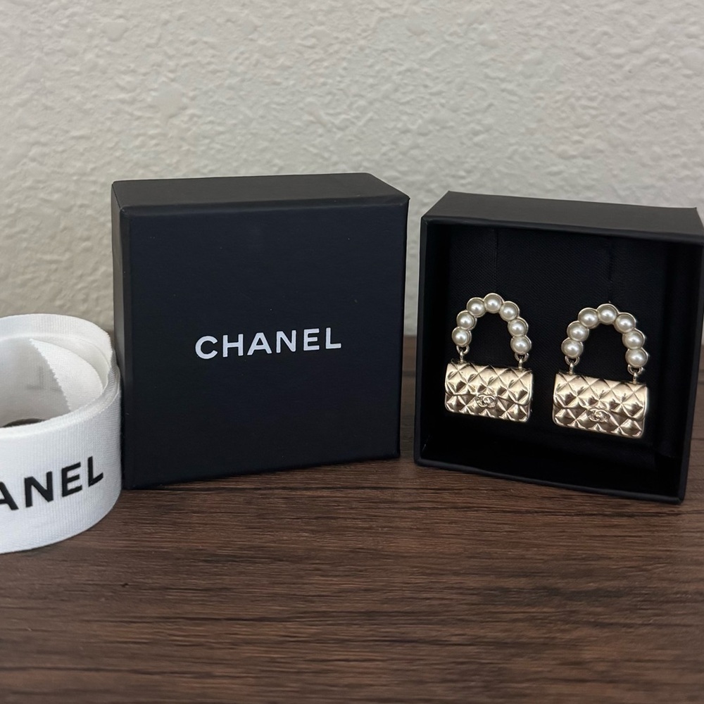 CHANEL Purse Drop Gold Tone & Pearl Earrings - Picture 5 of 5